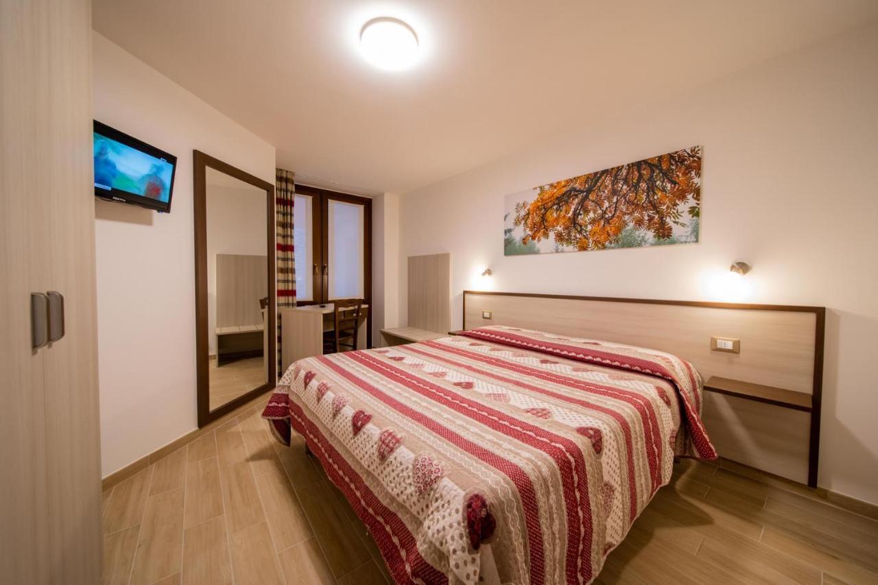 Chambres D'Hotel A Rosy Aosta Exteriér fotografie