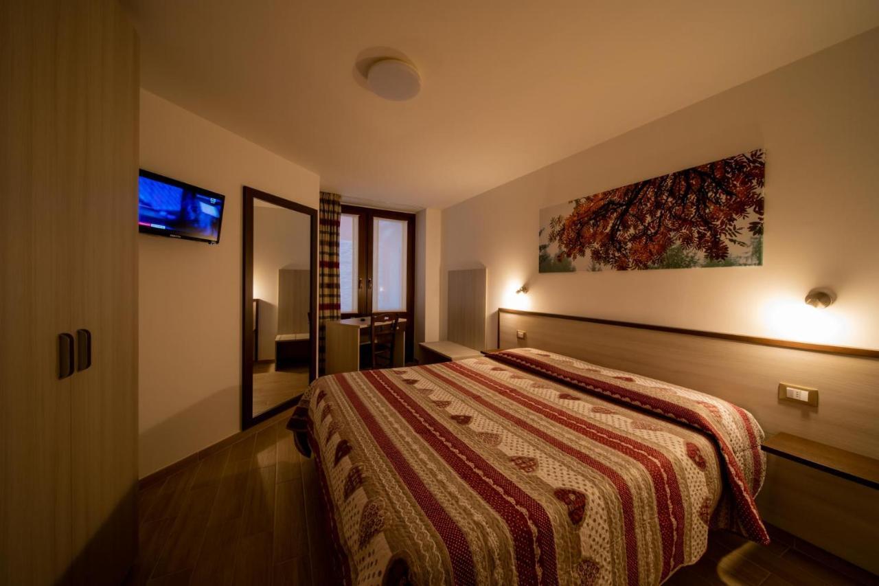 Chambres D'Hotel A Rosy Aosta Exteriér fotografie