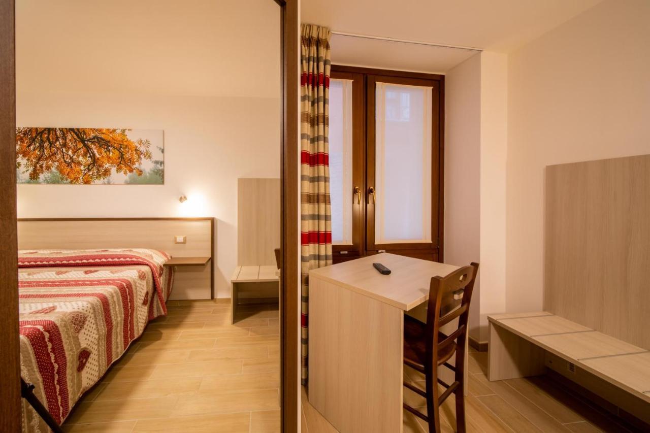 Chambres D'Hotel A Rosy Aosta Exteriér fotografie